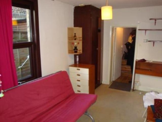 			Studio Apartment, 1 bath, 1 reception Studio			 Burrard Road, WEST HAMPSTEAD